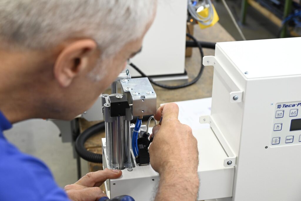 Präzision bei Teca-Print Die Anlagen und Maschinen von Teca-Print unterliegen einer strengen Qualitätssicherung.