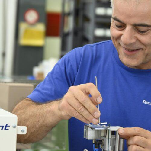 Wir optimieren die Anlagen permanent - Constantino Mendez - Servicetechniker bei Teca-Print